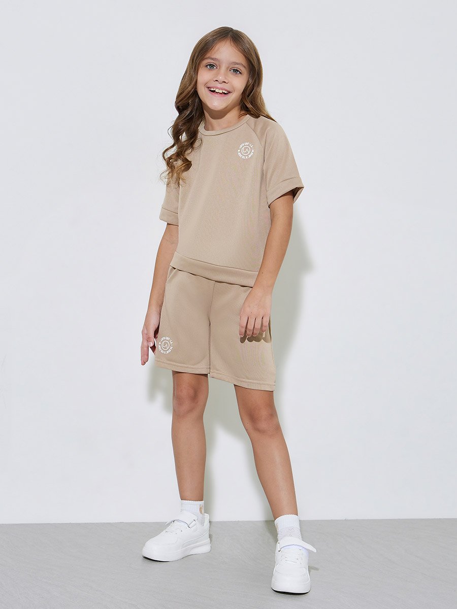Girls Beige Raglan Sleeves Printed T-Shirt and Shorts Set