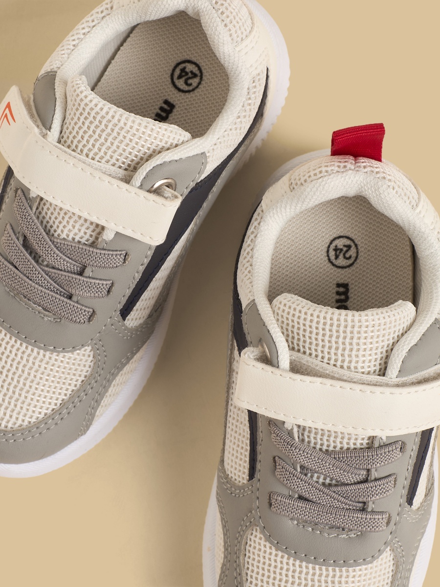 Panelled Sports Shoes with Hook and Loop Closure