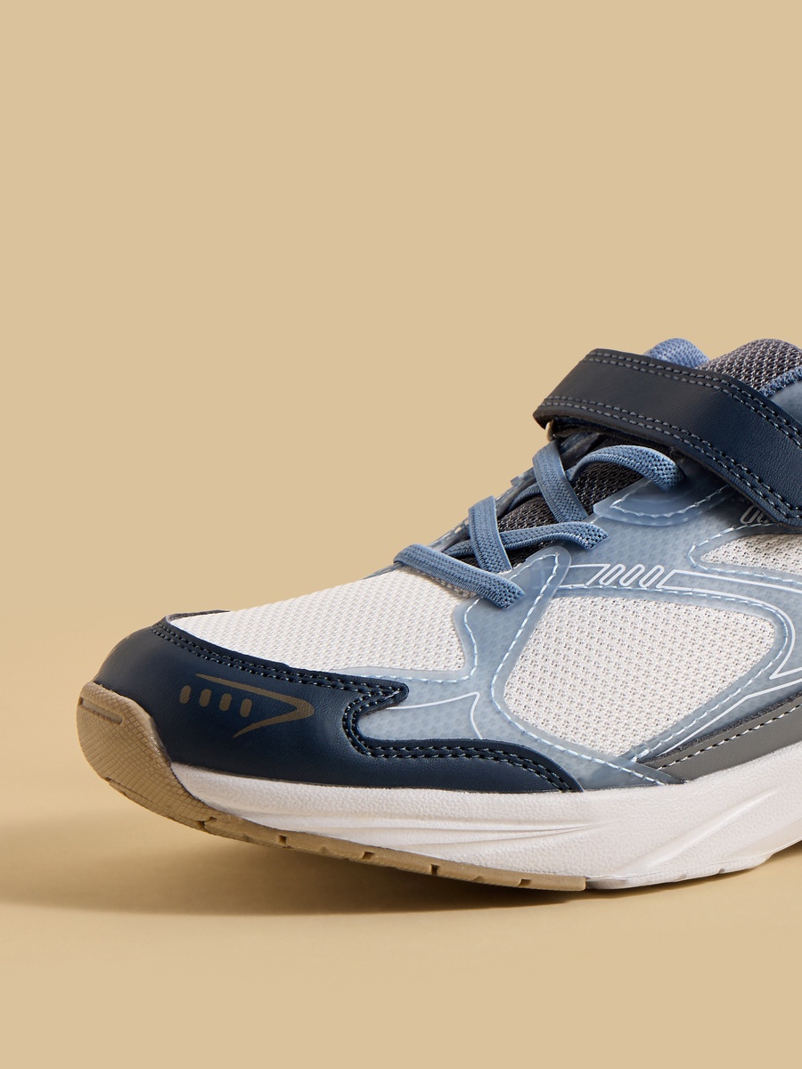 Mesh Panelled Sports Shoes with Hook and Loop Closure