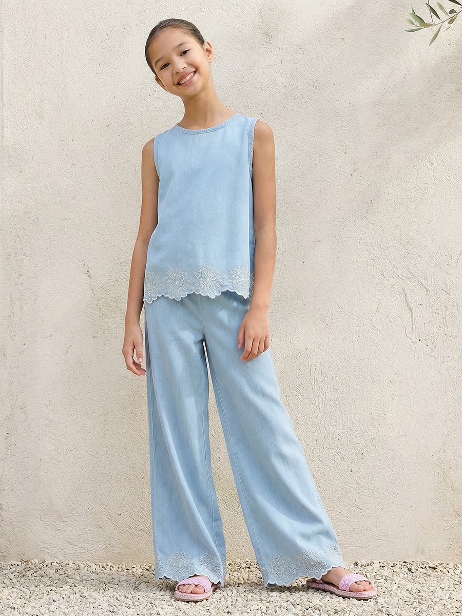 Crew Neck Sleeveless Top and Pants Set with Embroidery