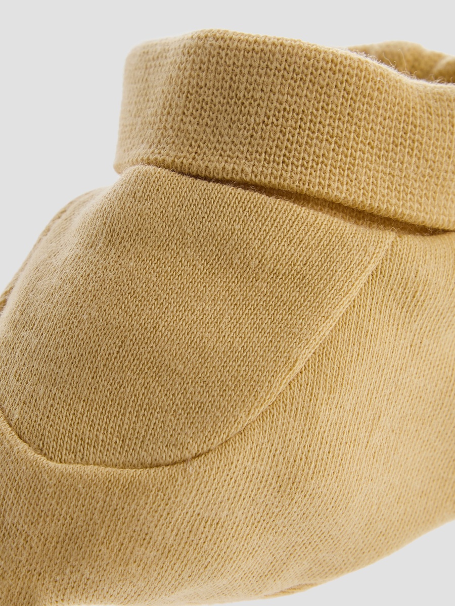 Pack of 2 Booties with Assorted Design