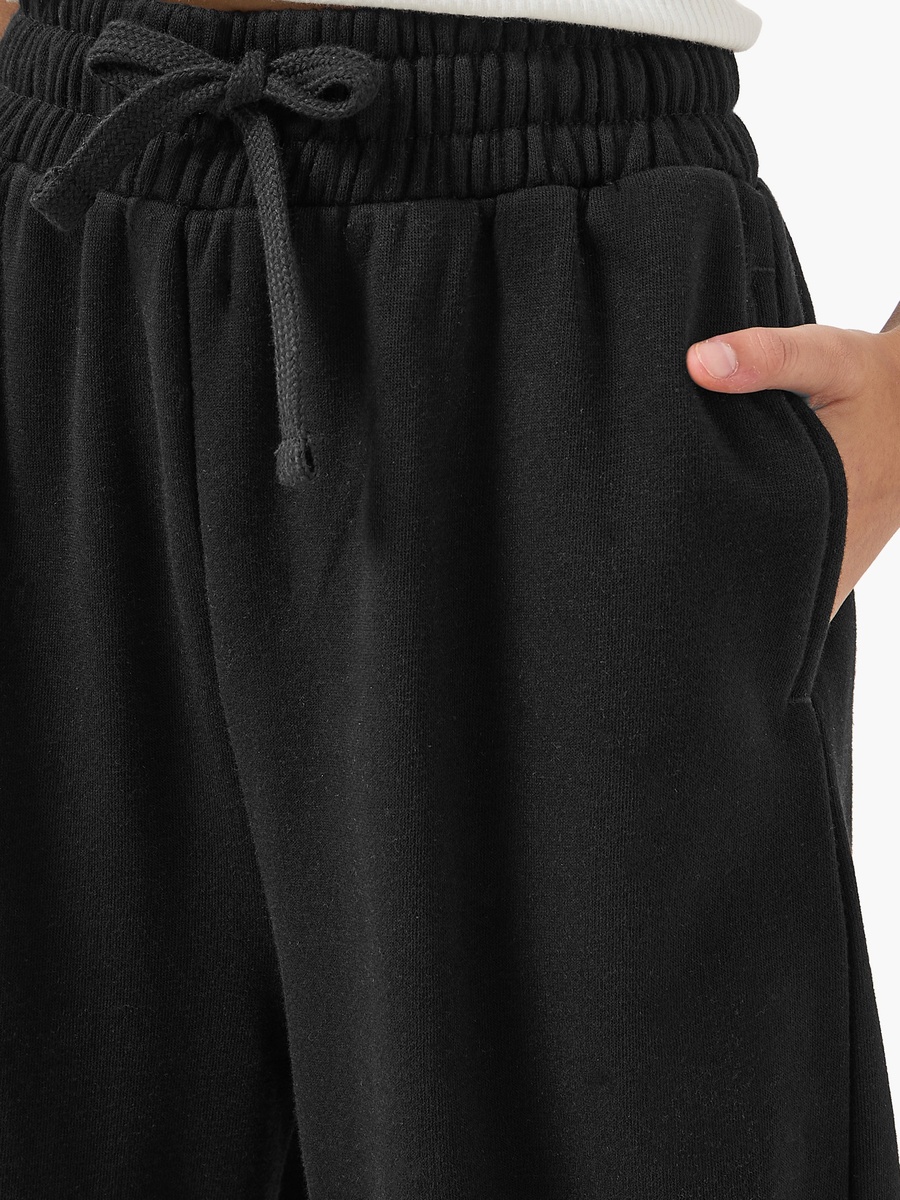 بنطال رياضي بسادة رباط إغلاق