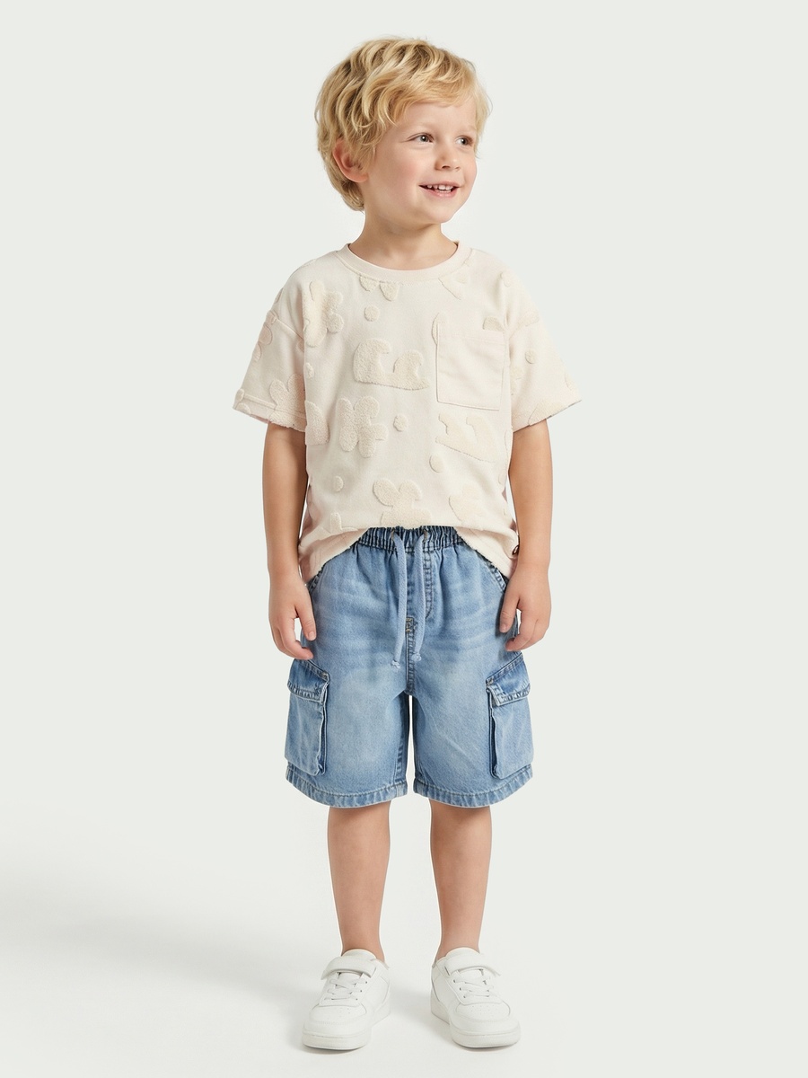 Crew Neck Short Sleeves T-Shirt with Applique Accent