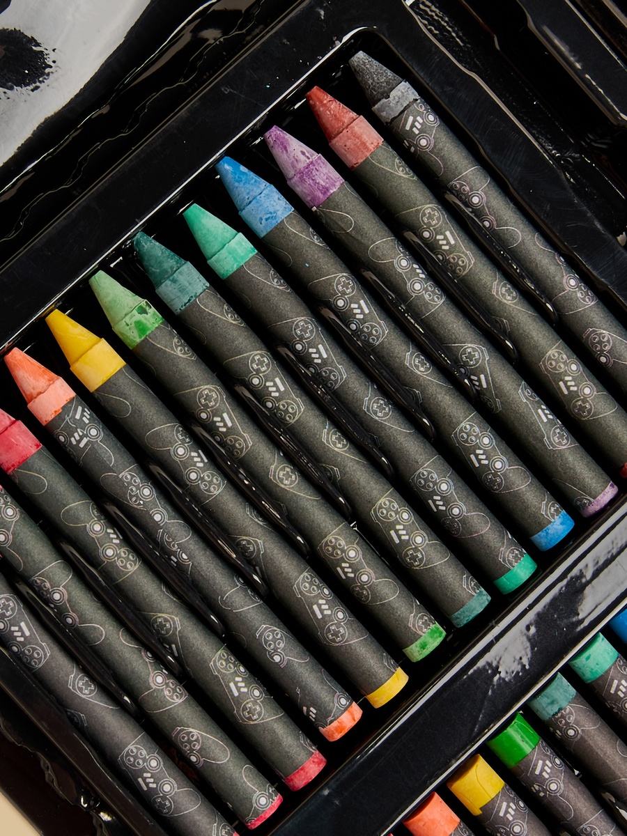 Game Print 80-Piece Colouring Set