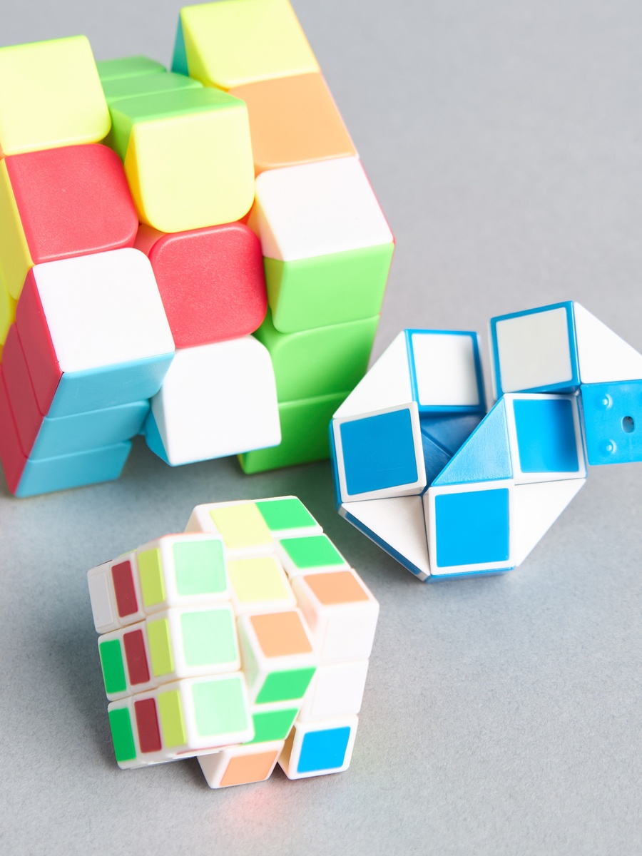 مجموعة من ألعاب الأحجية