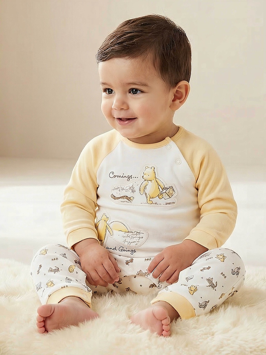 Cotton Crew Neck Long Sleeves Sleepsuit with Winnie the Pooh and Friends Print
