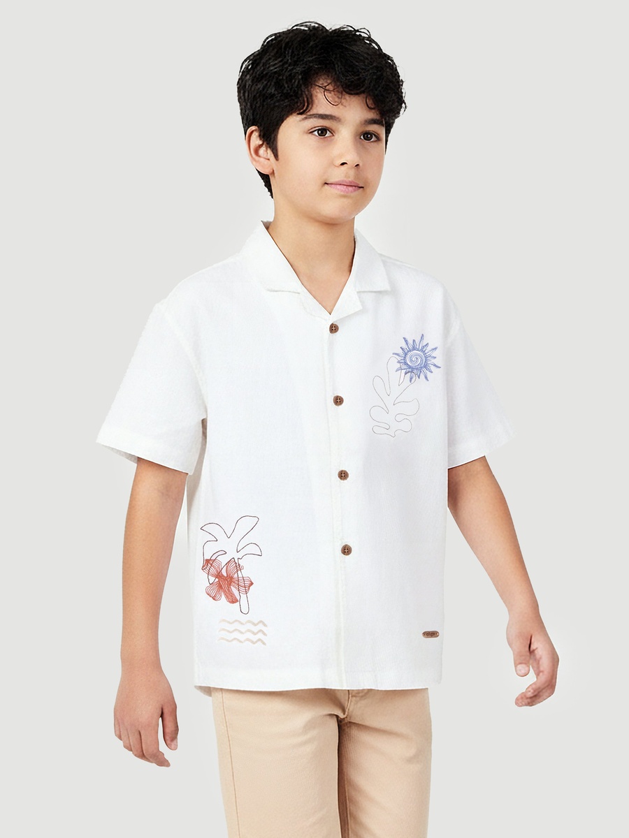 Short Sleeves Shirt with Embroidered Design