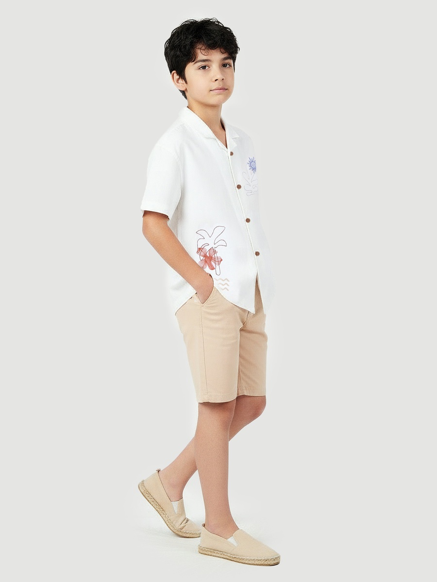 Short Sleeves Shirt with Embroidered Design