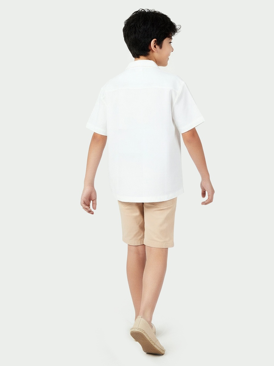Short Sleeves Shirt with Embroidered Design