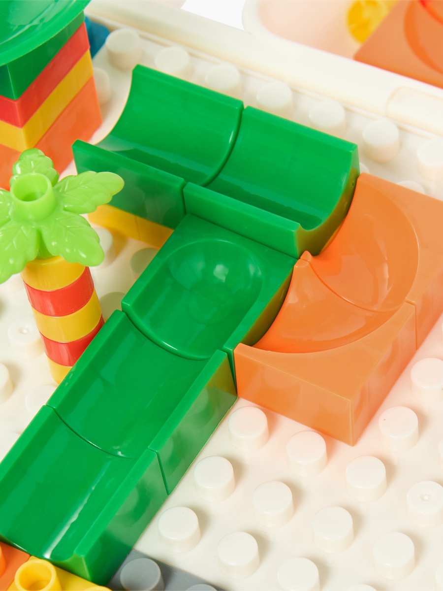 Building Block Table with Chair and 108 Blocks