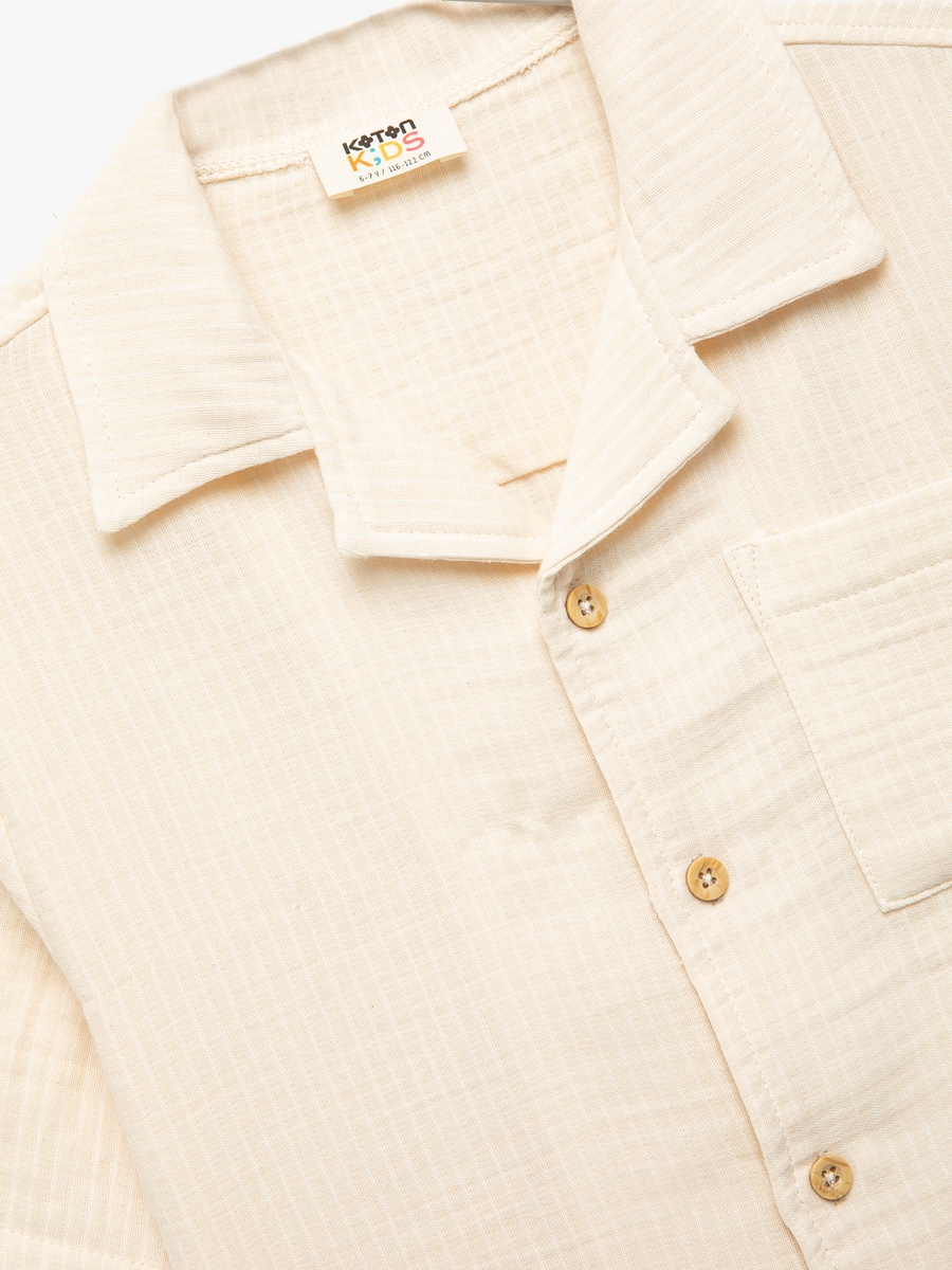 Solid Short Sleeves Shirt with Pocket