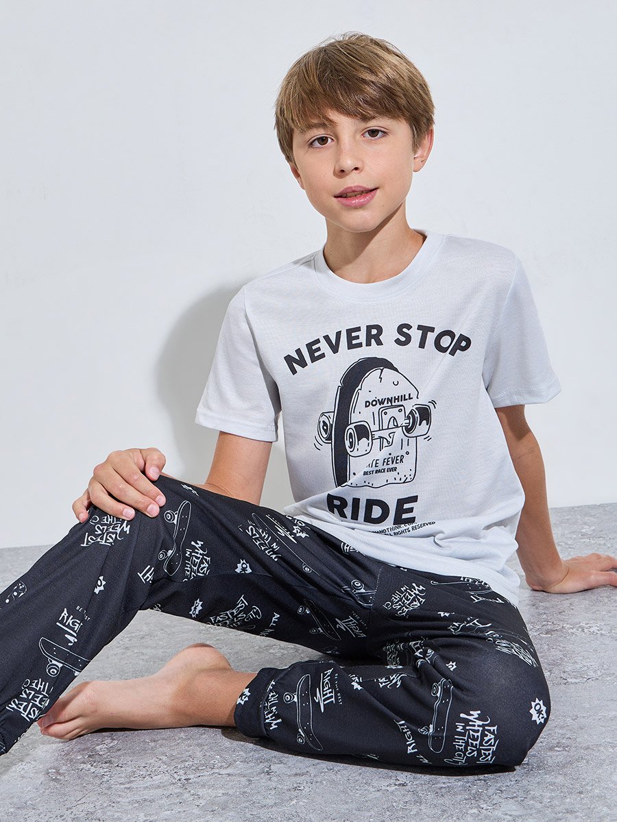 Teen Boys Graphic Print T-Shirt and Cuffed Pants Pyjama Set