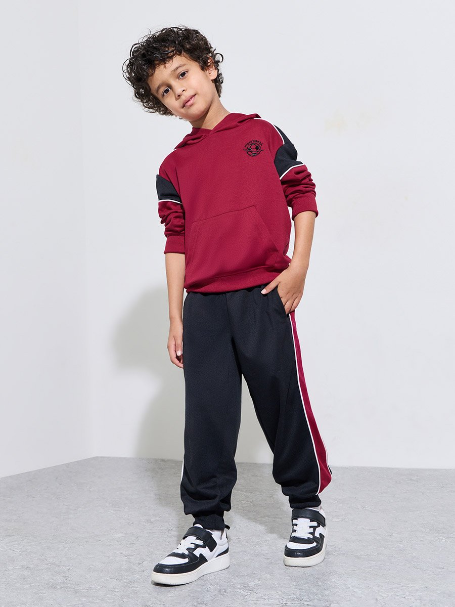 Toddler Boy Jog Set ,   drop shoulder hooded sweat top with contrast binding on shoulder and sleeve
Pull on jogger & jogger with color blocking side panel
Rib cuff and adjustable drawcord, with chest emrboidery