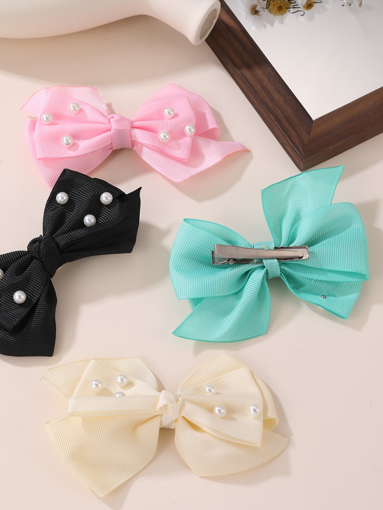 Set of 6 - Solid Bow Clips
