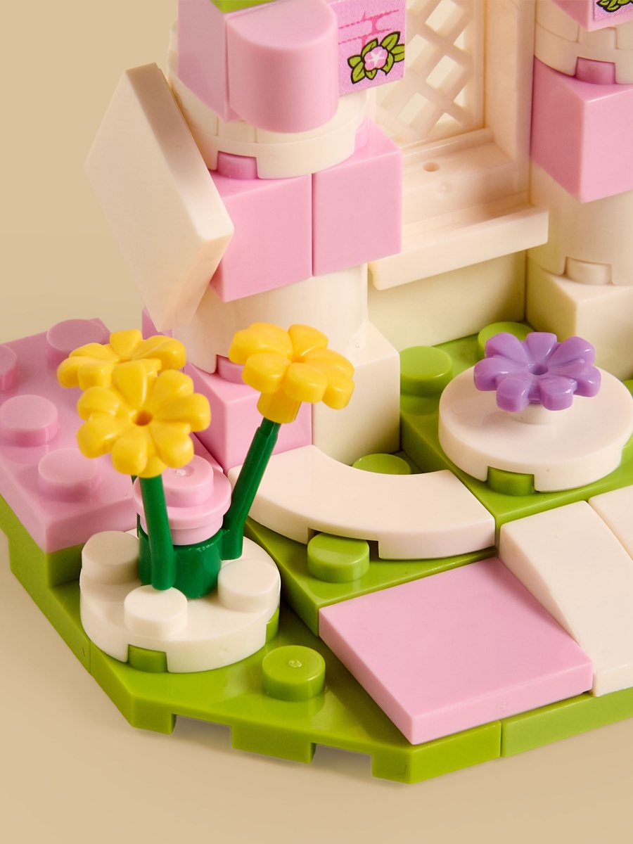 Flower Castle 82-Piece Block Set