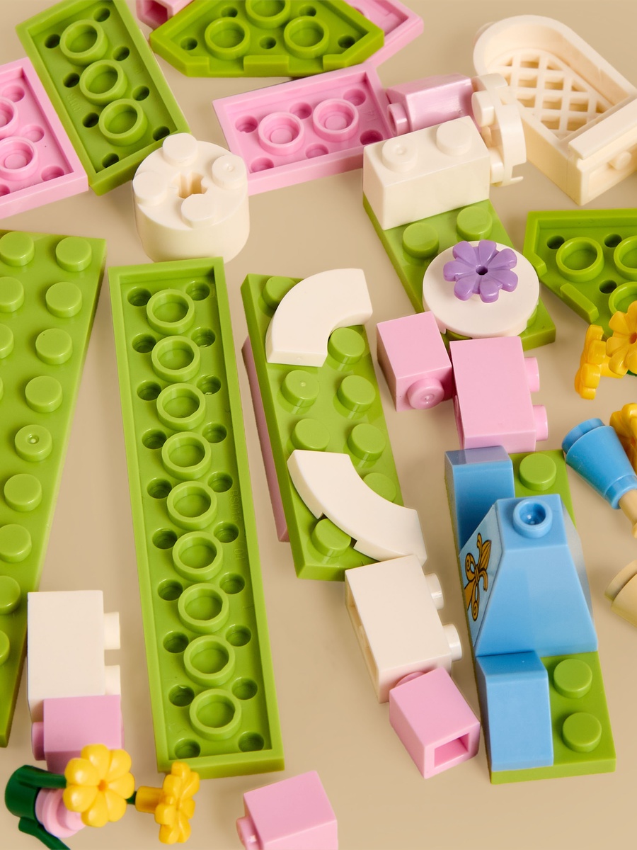 Flower Castle 82-Piece Block Set