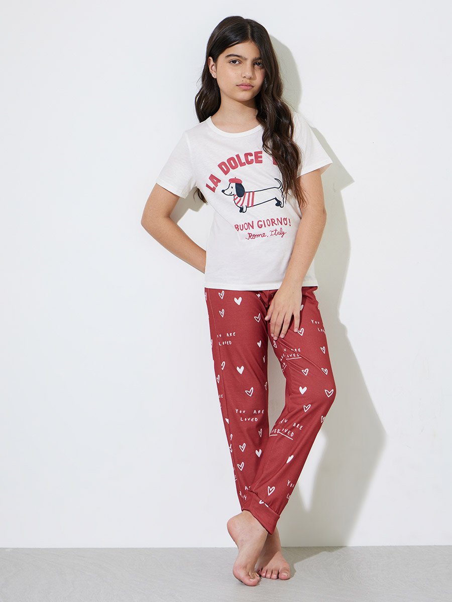 Teen Girls White Graphic Print T-Shirt and Red Cuffed Pants Pyjama Set