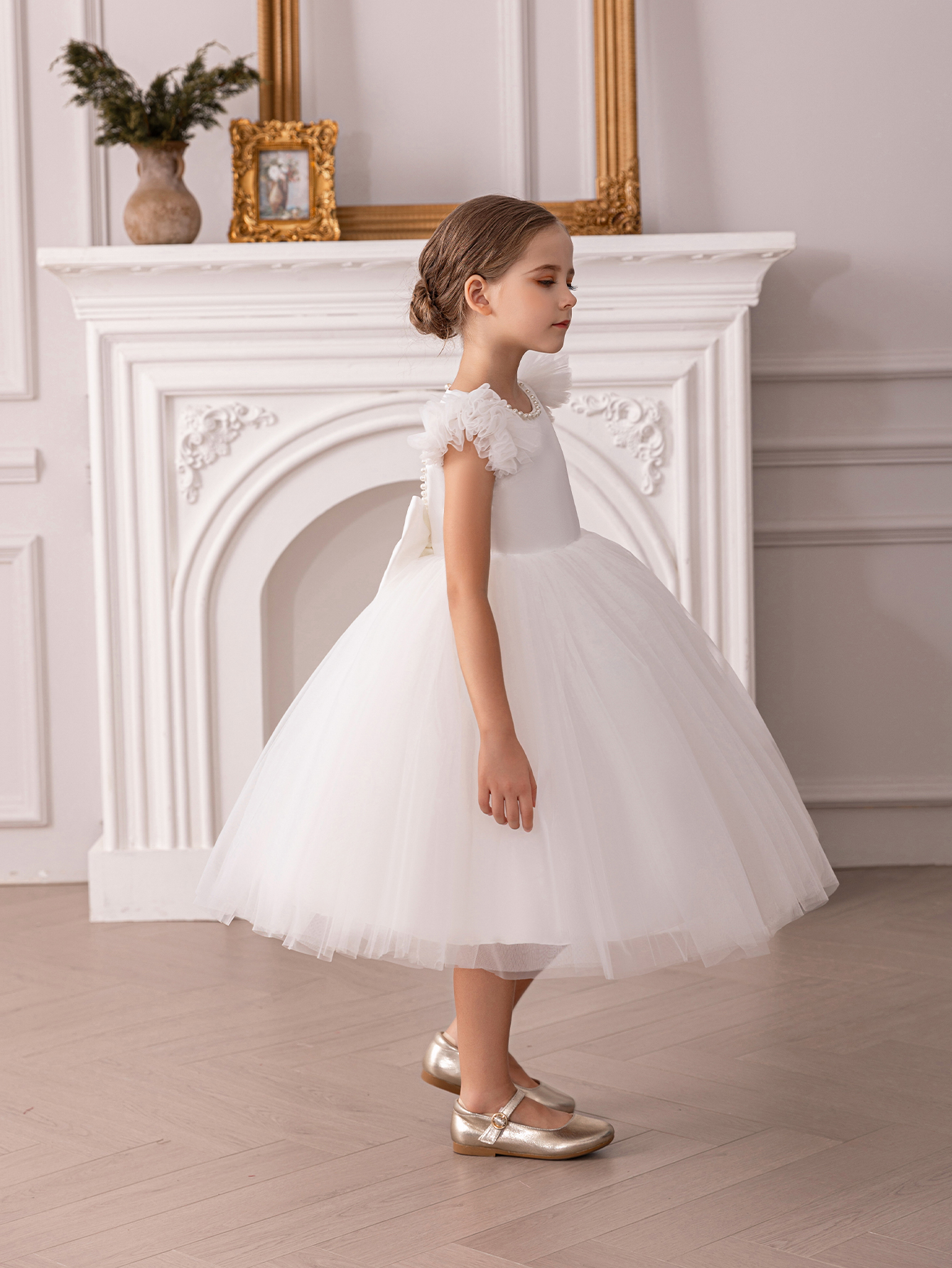 White A-Line Knee-Length Flower Dress with Heart Cutout Back