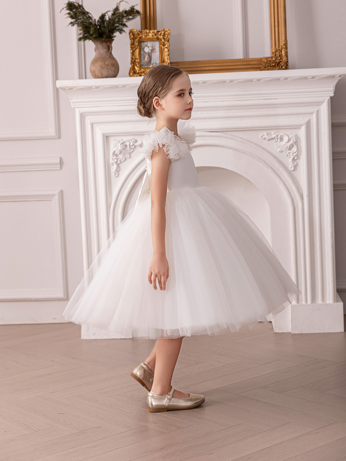 White A-Line Knee-Length Flower Dress with Heart Cutout Back