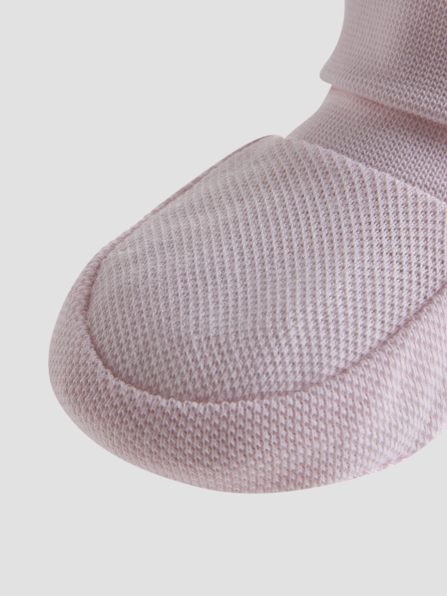 Pack of 2 Textured Booties with Elasticated Cuff