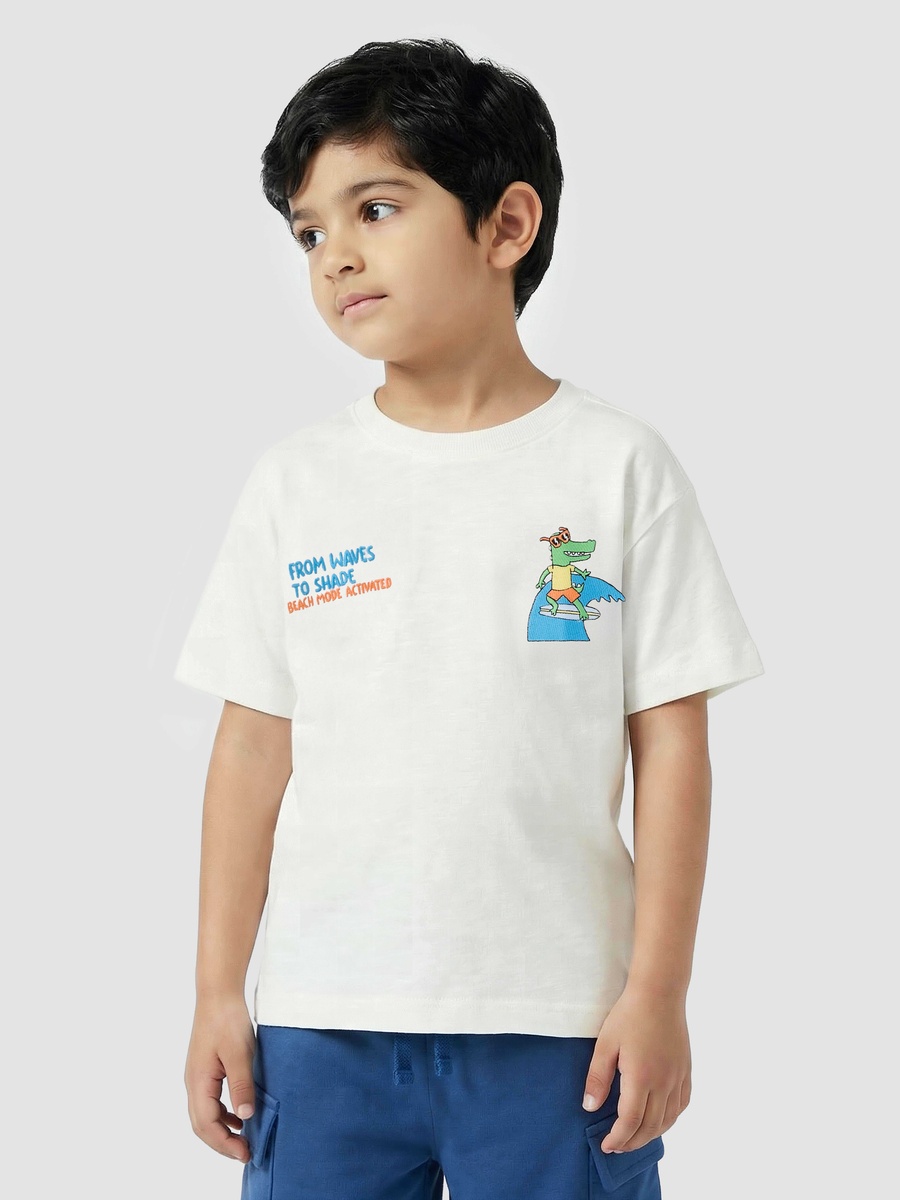 Crew Neck Short Sleeves T-Shirt and Shorts Set with Graphic Print