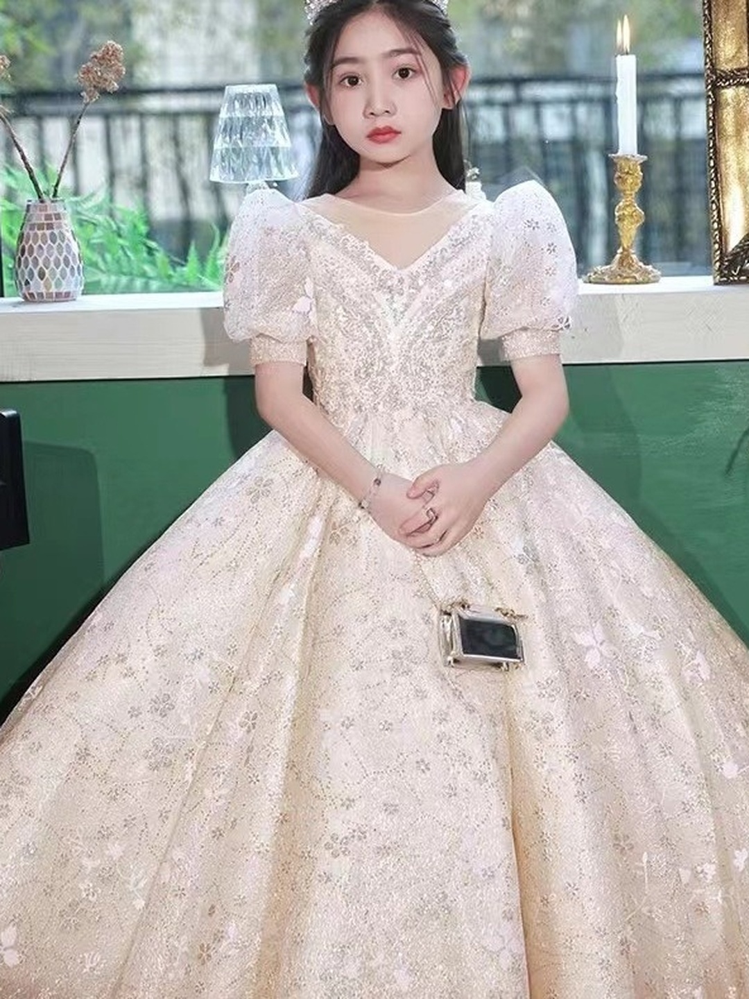 فستان أميرة راقٍ للبنات