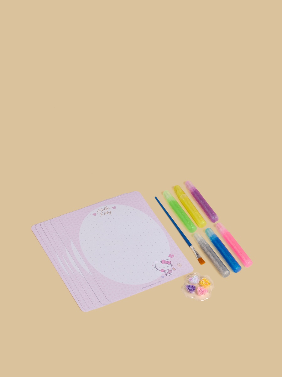 Hello Kitty and Friends Print Colouring Set