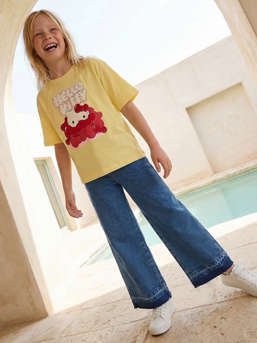 Crew Neck Short Sleeves T-Shirt with Hello Kitty Print