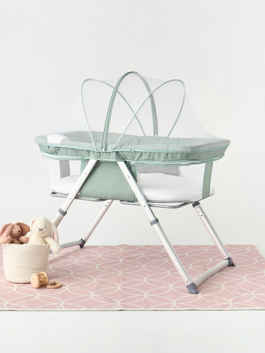 Drew Bassinet with Music and Vibration