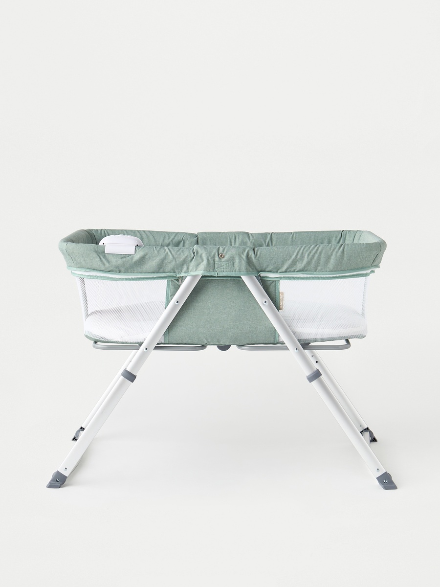 Drew Bassinet with Music and Vibration