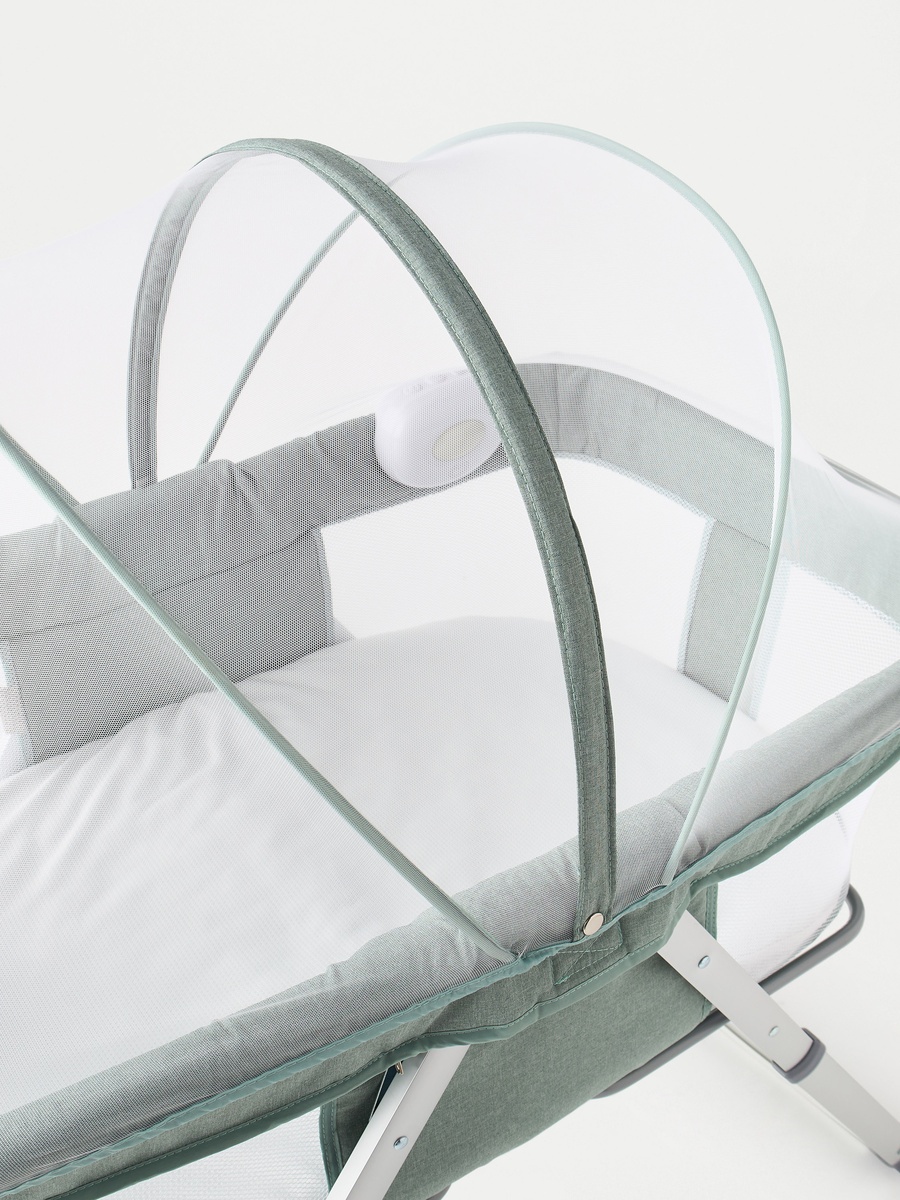 Drew Bassinet with Music and Vibration