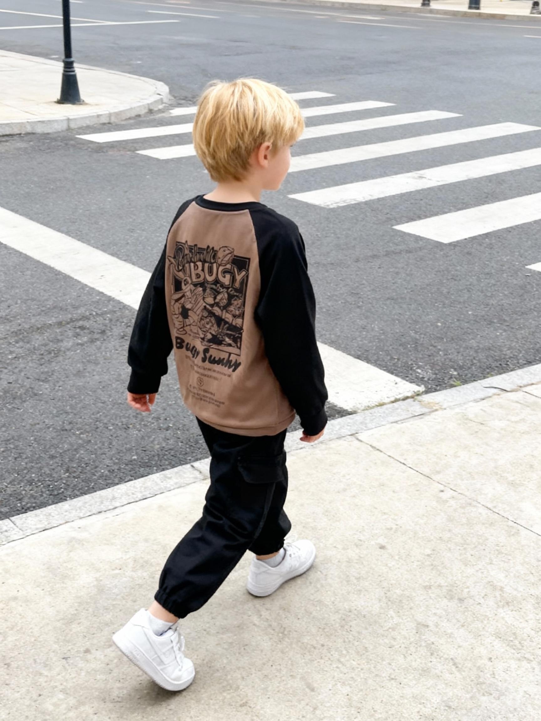 Boys Graphic Long Sleeve T-Shirt and Joggers Set