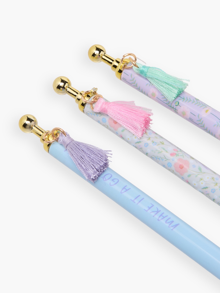 Pen Set with Tassel Accent