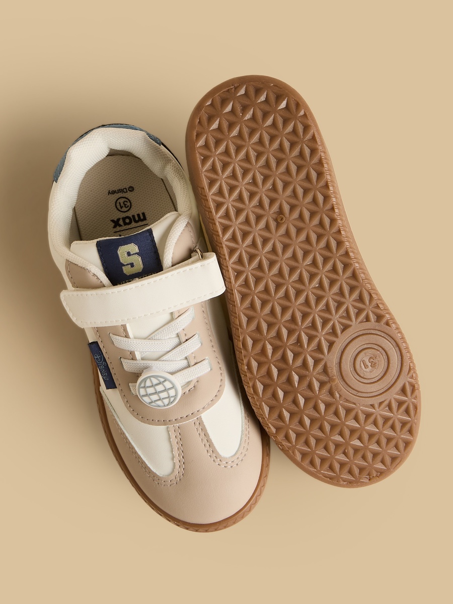 Stitch Print Sports Shoes with Hook and Loop Closure