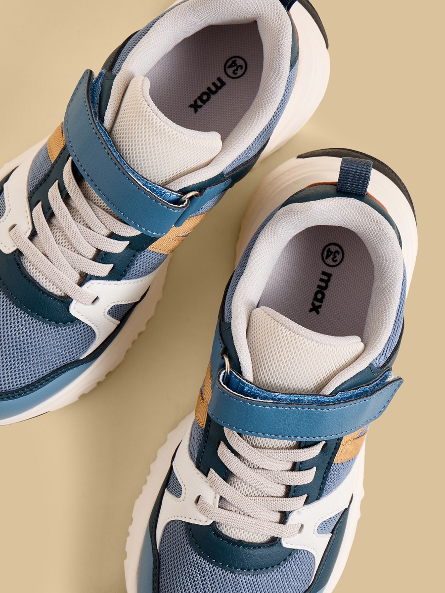 Colourblock Sports Shoes with Hook and Loop Closure