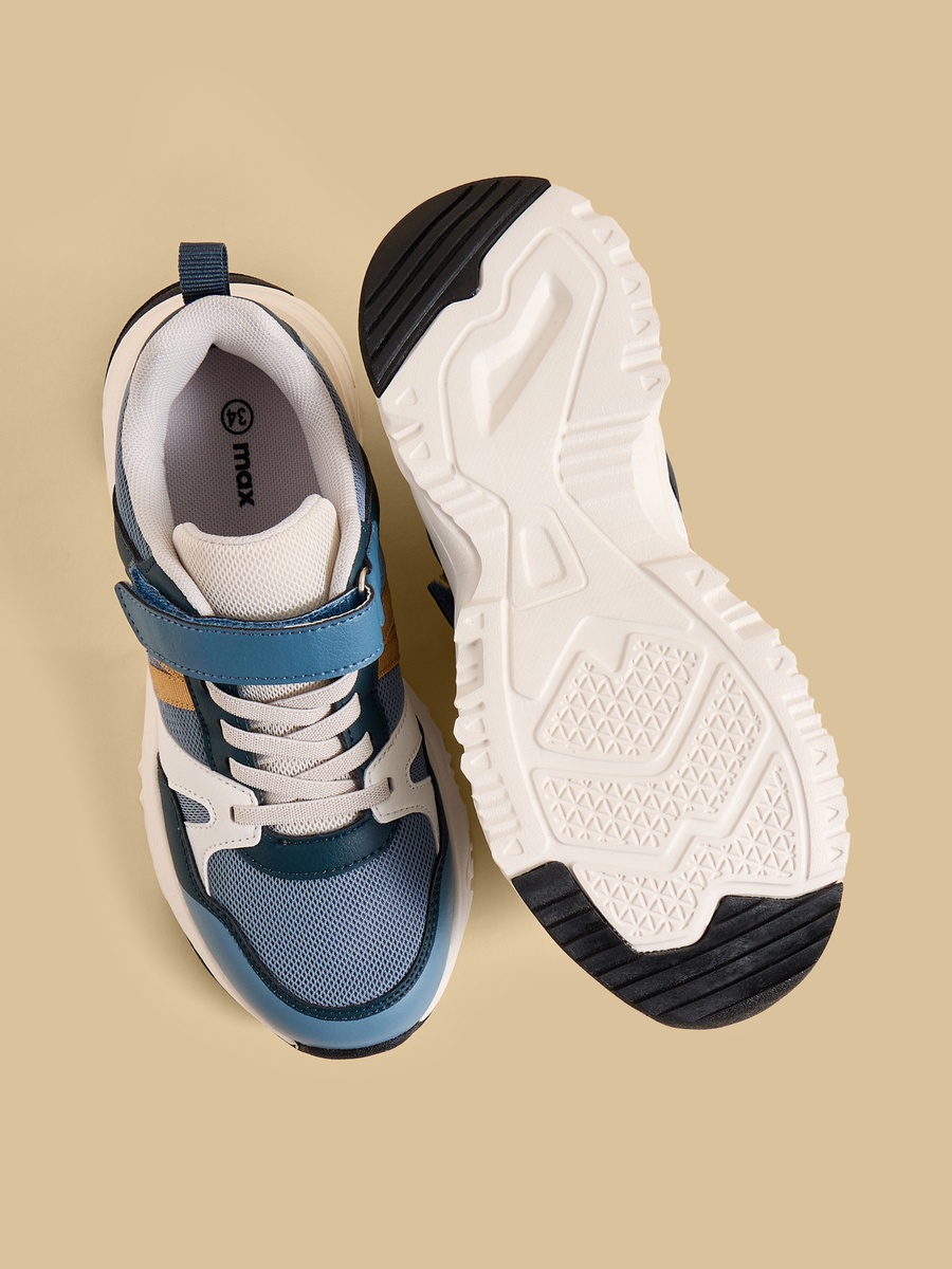 Colourblock Sports Shoes with Hook and Loop Closure