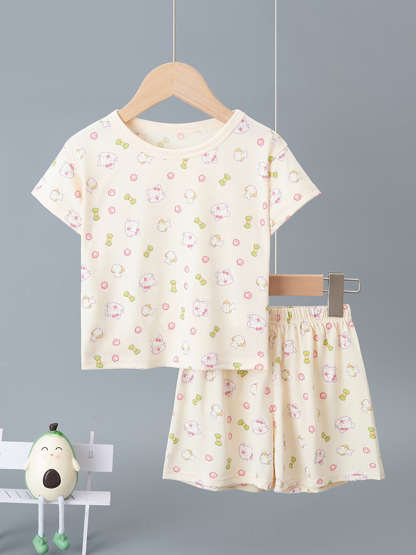 Girls Graphic Short Sleeve T-Shirt and Shorts Set