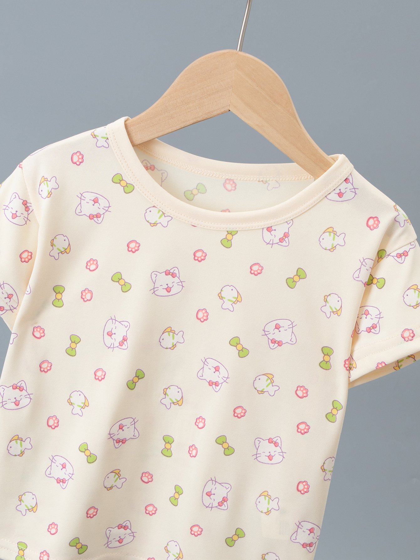 Girls Graphic Short Sleeve T-Shirt and Shorts Set