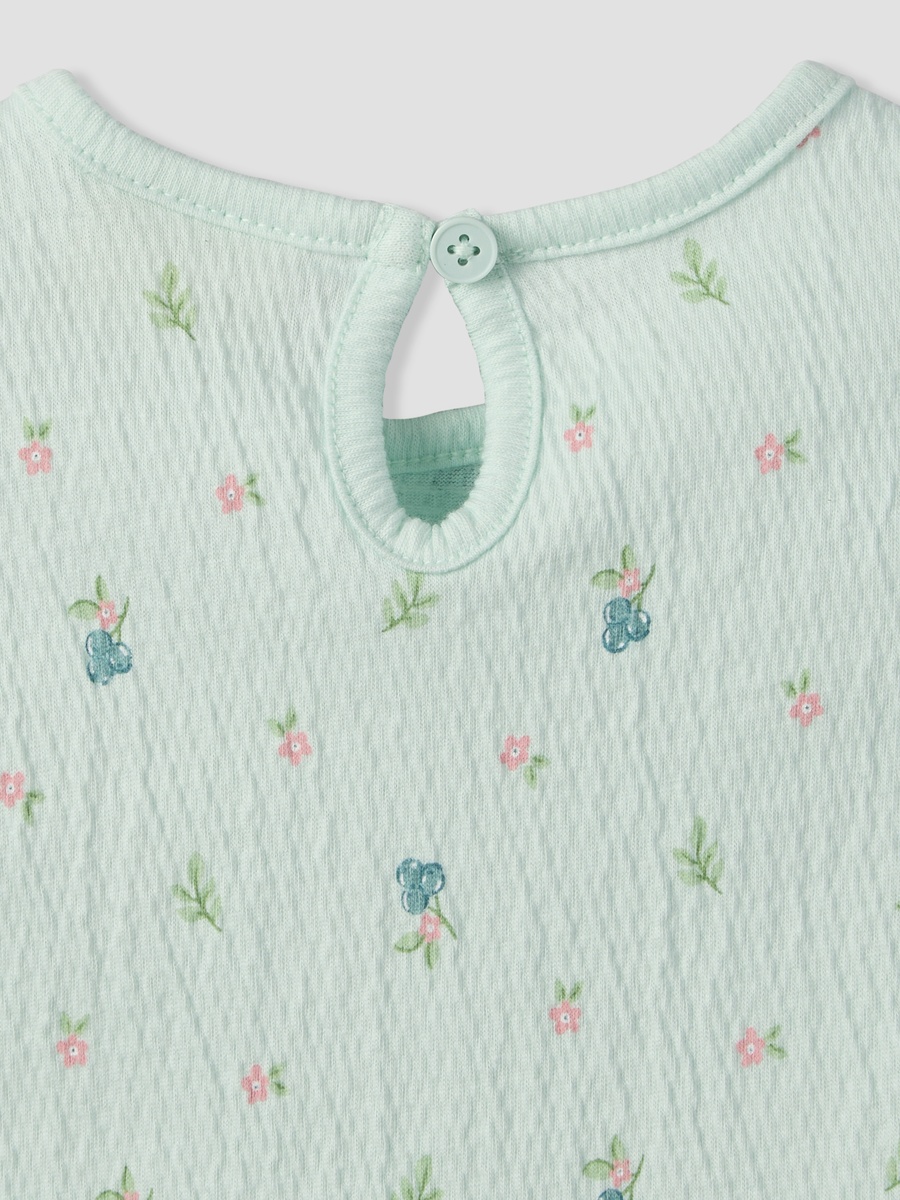 طقم بلوزة بياقة دائرية وأكمام قصيرة مع شورت بطبعة زهور