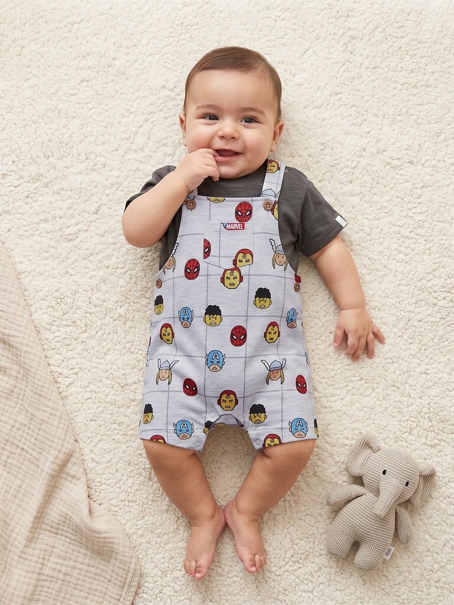 Crew Neck Short Sleeves T-Shirt and Dungaree Set with Avengers Print