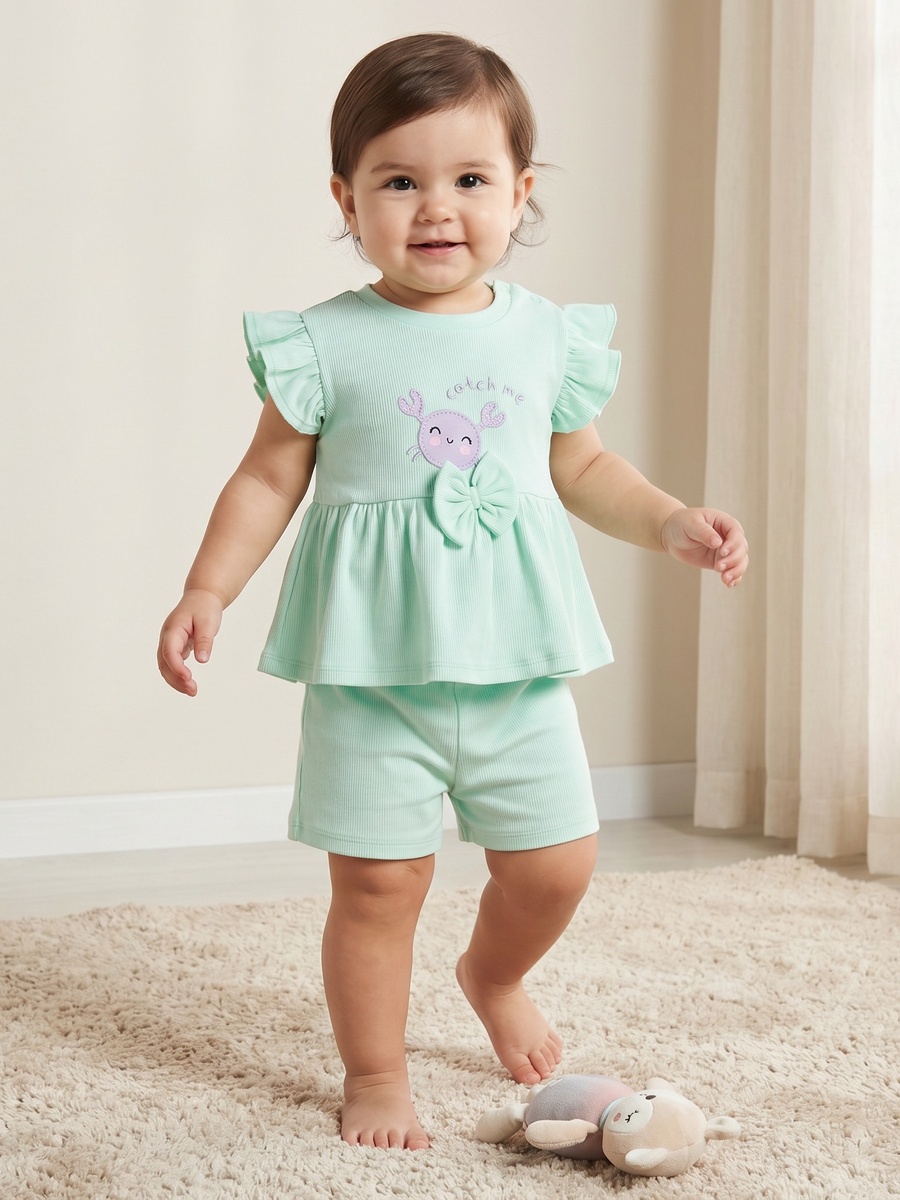 Crew Neck Short Sleeves Top and Shorts Set with Crab Applique