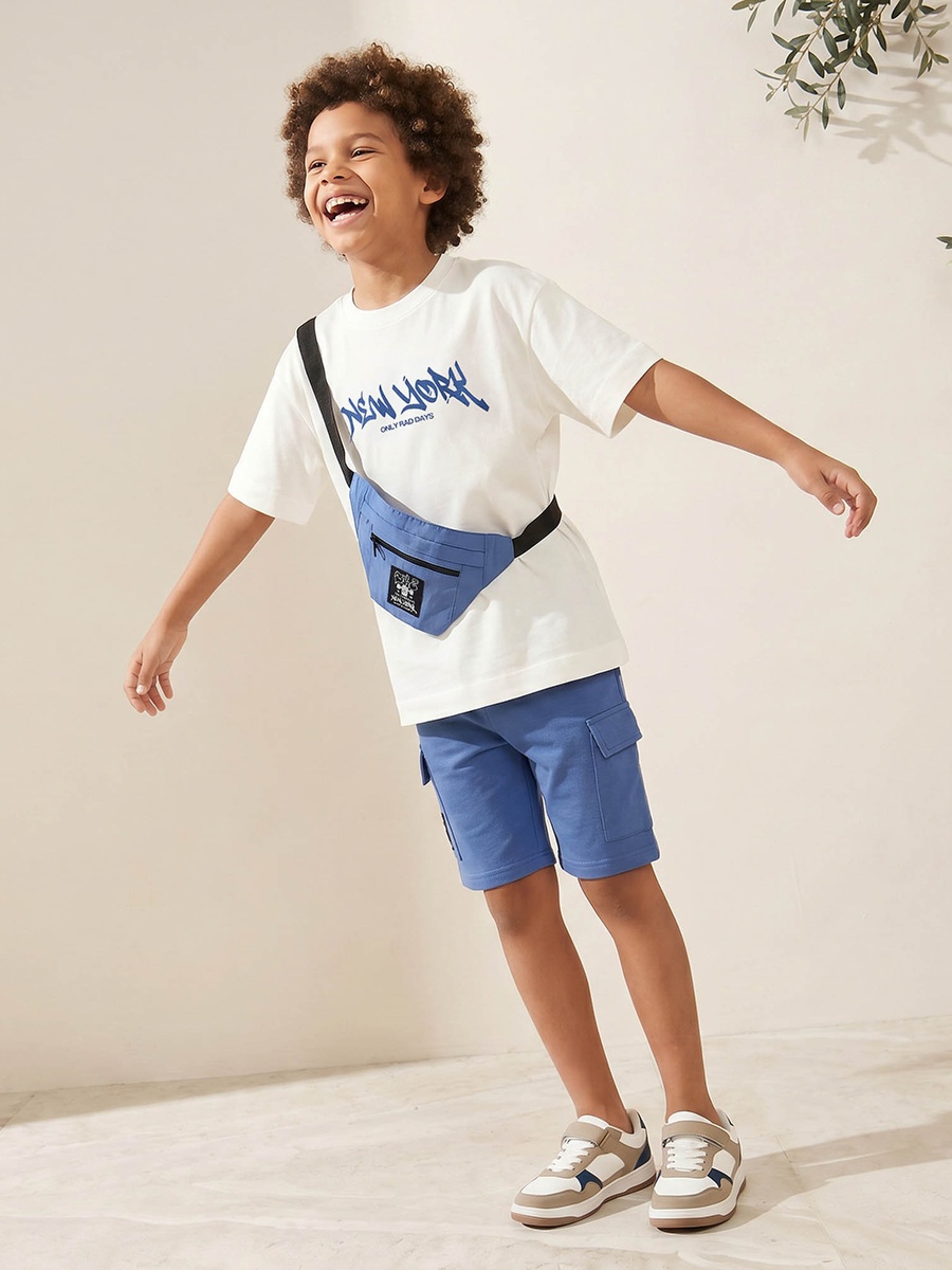 Crew Neck Short Sleeves T-Shirt and Shorts Set with Bag Applique