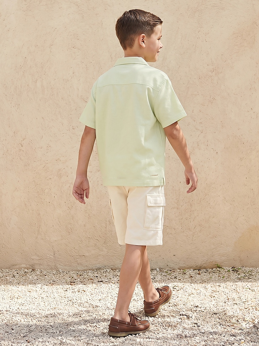 Short Sleeves Shirt with Embroidered Design
