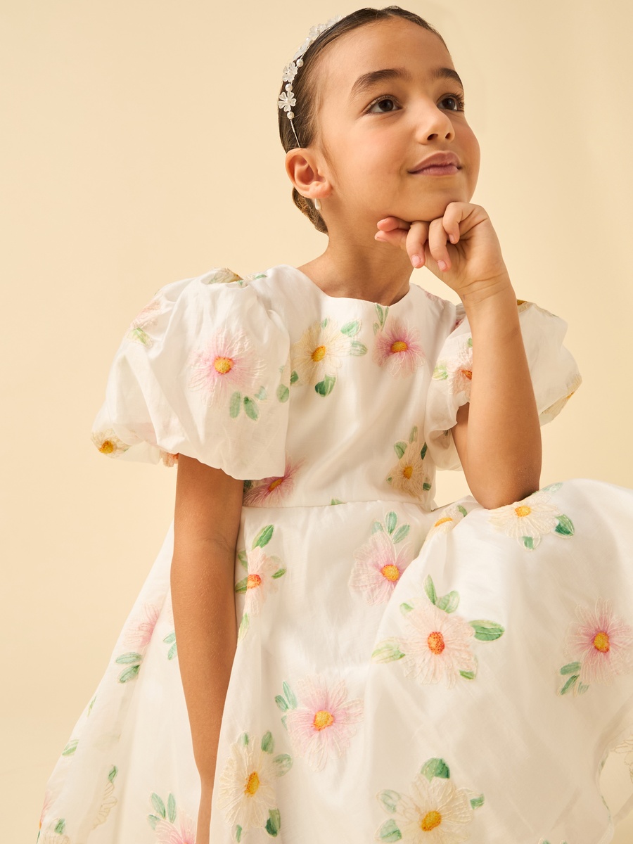 Round Neck Short Sleeves Knee Length A-Line Dress with Floral Embroidery