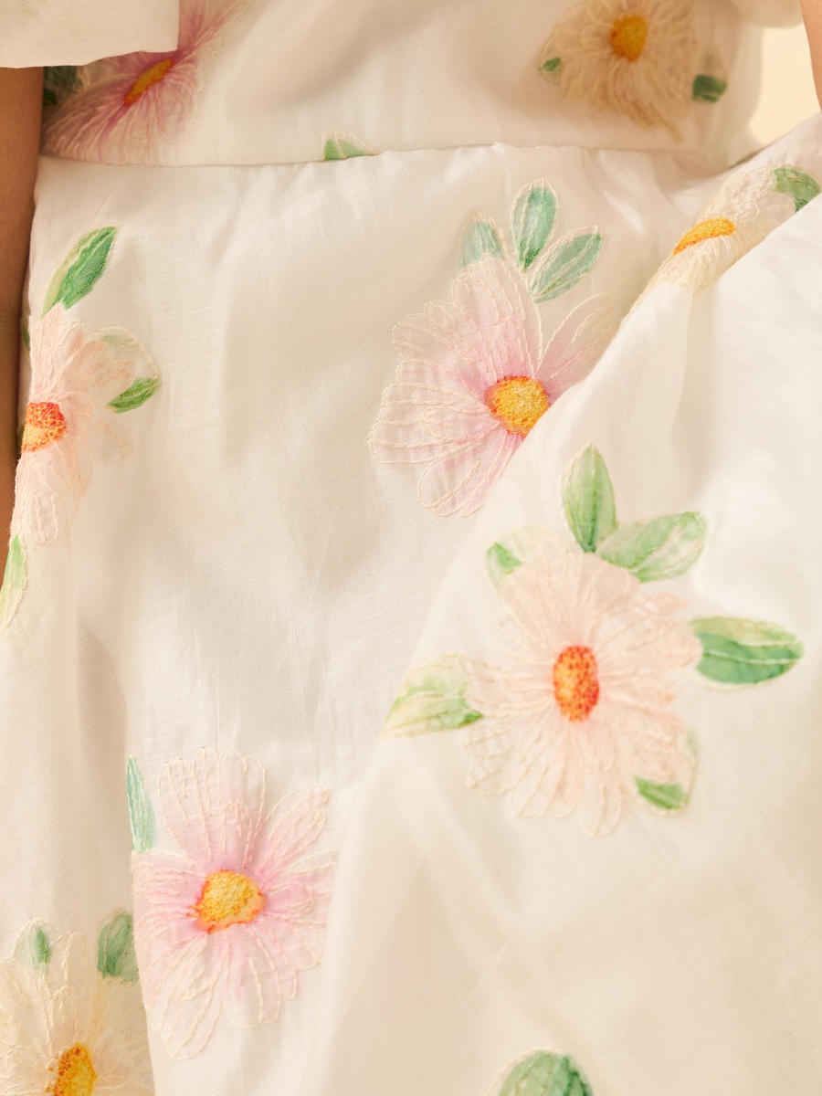 Round Neck Short Sleeves Knee Length A-Line Dress with Floral Embroidery