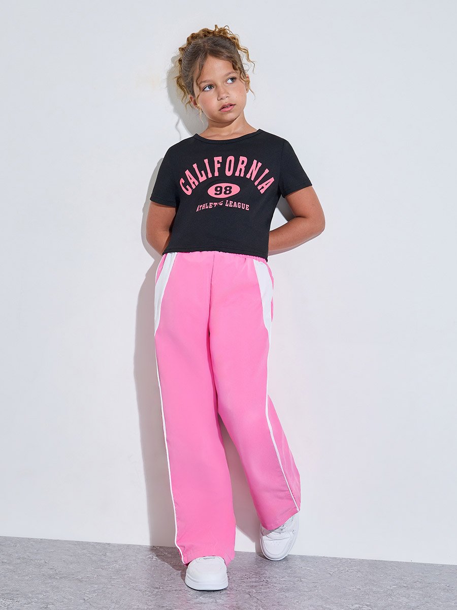 Teen Girls Black Graphic Print T-Shirt and Pink Side Striped Joggers Set