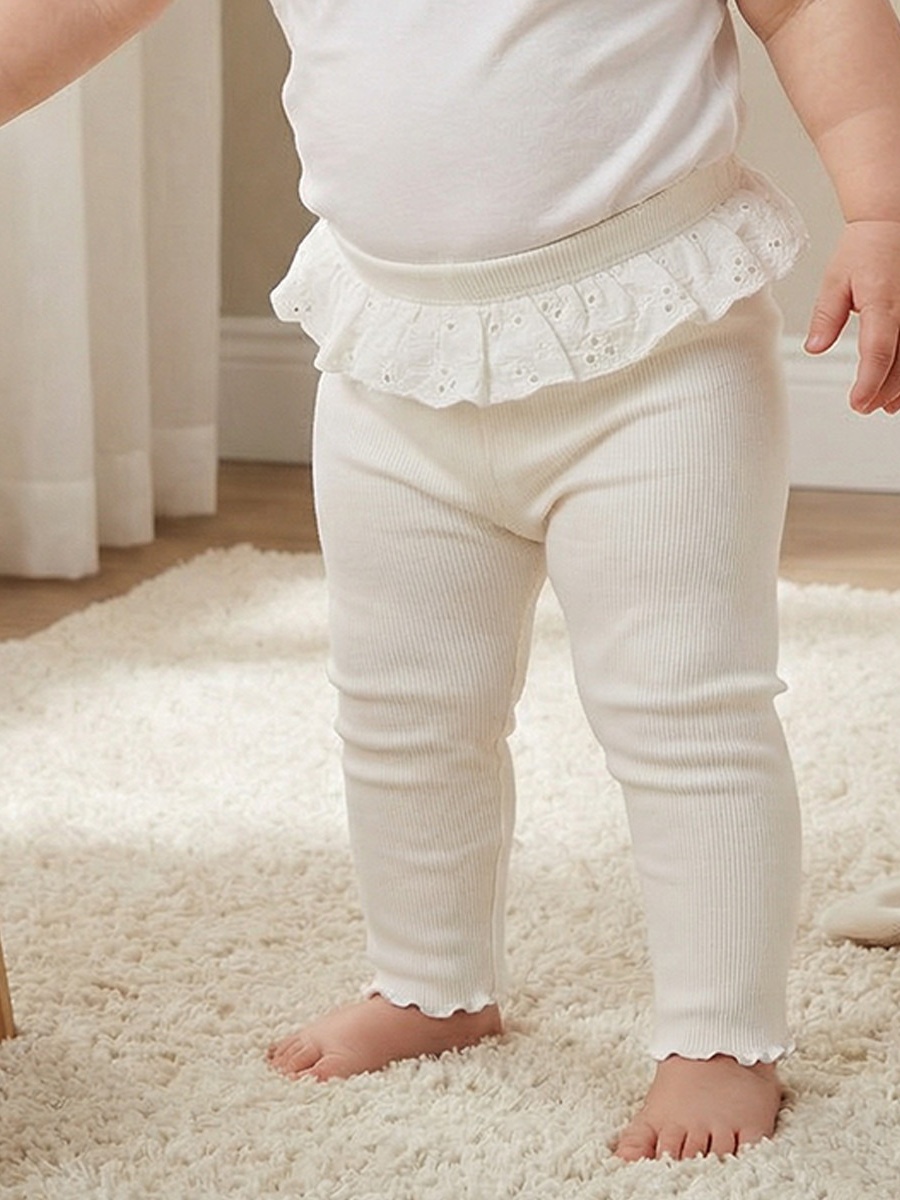 Leggings with Ruffle Detail