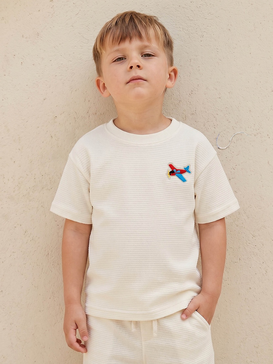 Crew Neck Short Sleeves T-Shirt and Shorts Set with Textured Design