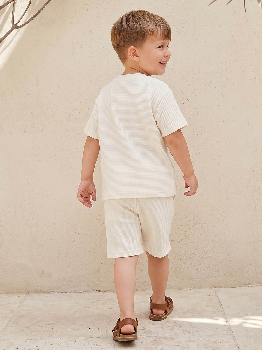 Crew Neck Short Sleeves T-Shirt and Shorts Set with Textured Design