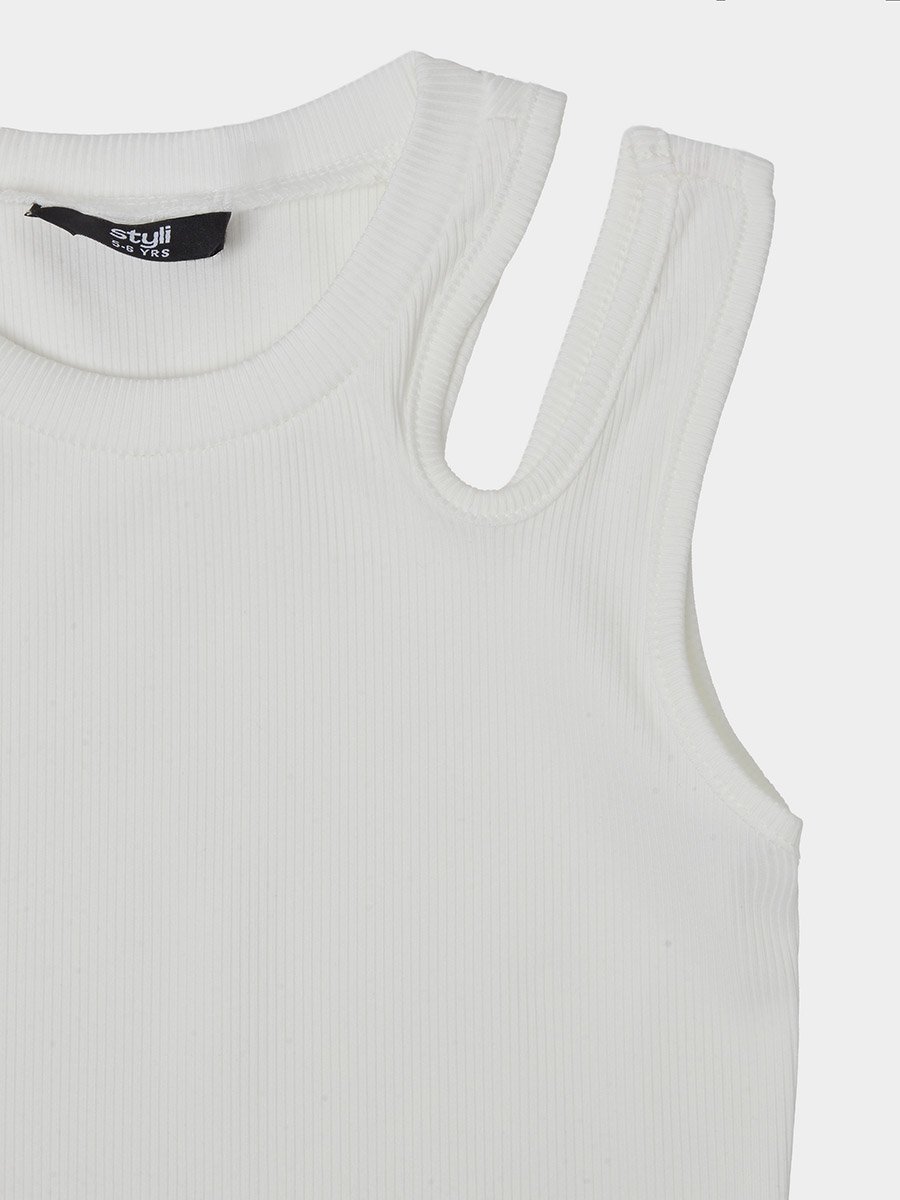 Girls Off White Solid Ribbed Regular Fit Vest